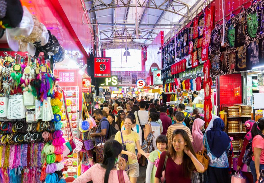 Leisure Time and Shopping in Singapore